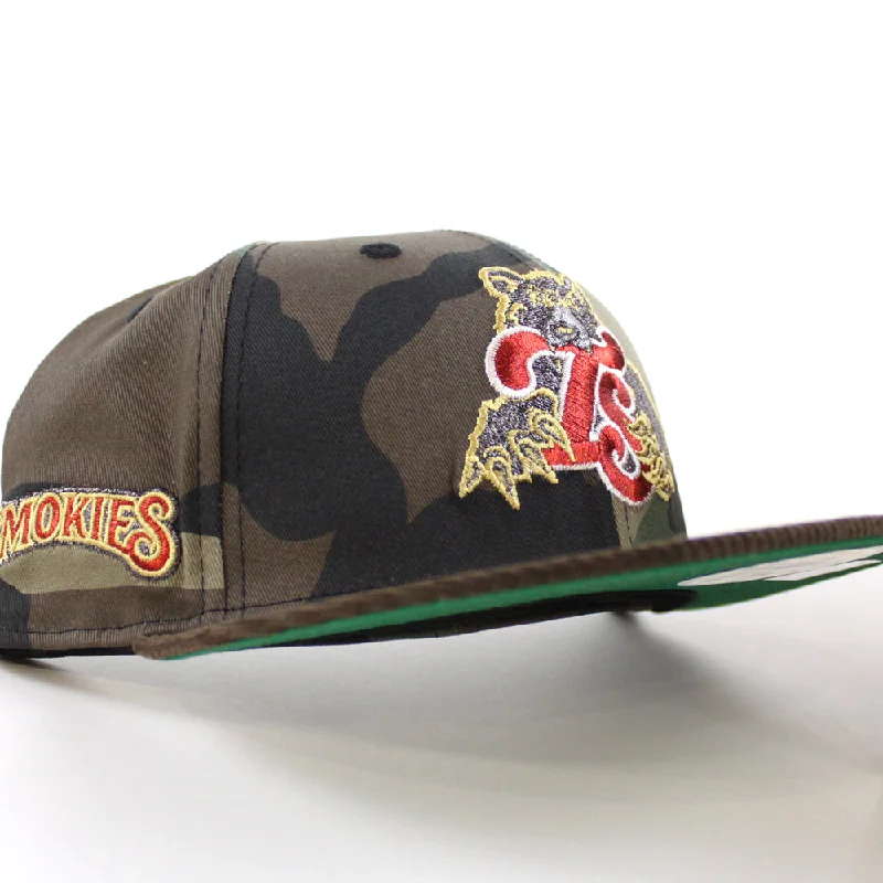 TENSMO TENNESSEE SMOKIES BEAR New Era 59Fifty Fitted Hat (WoodLand Camo Brown Green Under Brim)