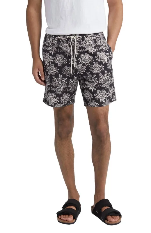 Gregor 5210 Shorts In Black